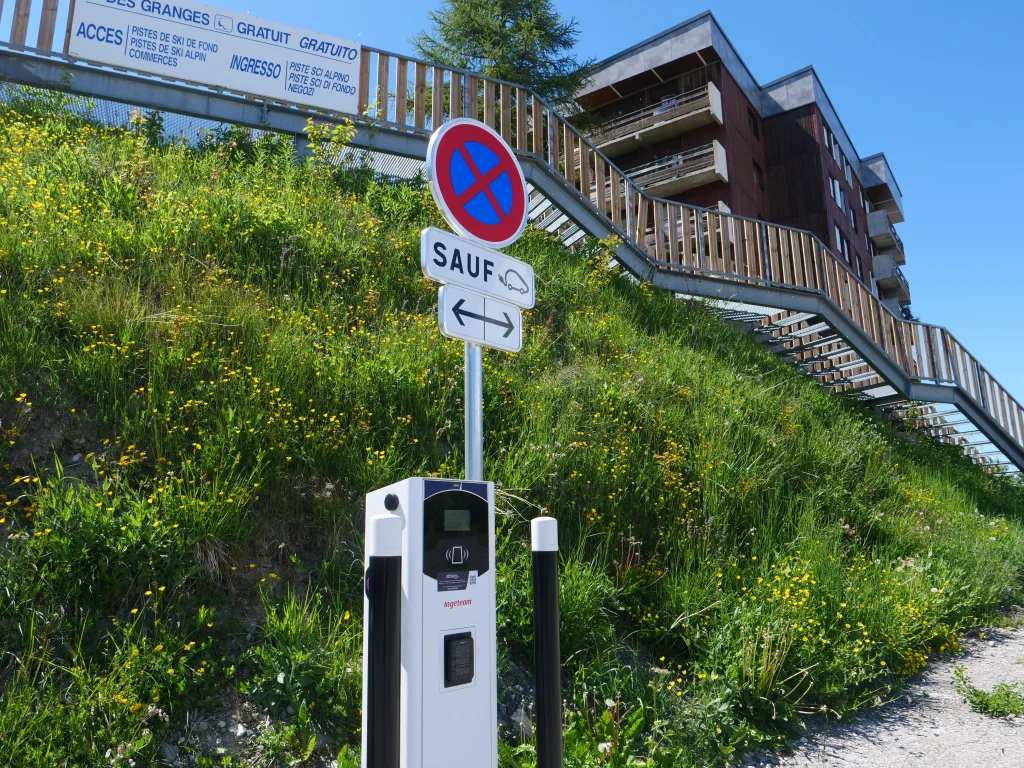 Borne de rechargement aux Karellis